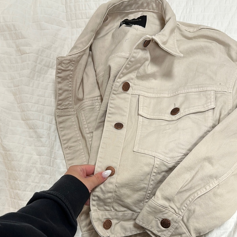 BANANA REPUBLIC BRAND NEW Denim Jacket